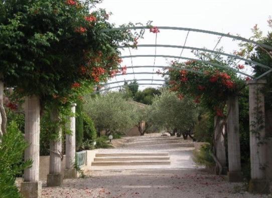 Un Gite En Provence - Les Jardins De Fontanille Saint-Remy-de-Provence Exterior photo